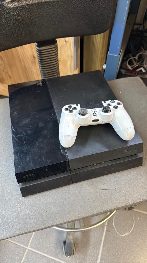 Kapotte Playstion 4 met kapotte controller, Games en Spelcomputers, Ophalen, 500 GB, Niet werkend, Met 1 controller
