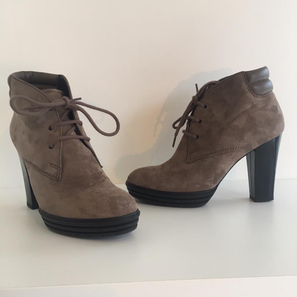 paar damesschoenen Hogan  34,5, Vêtements | Femmes, Chaussures, Comme neuf, Boots et Botinnes, Beige, Enlèvement ou Envoi
