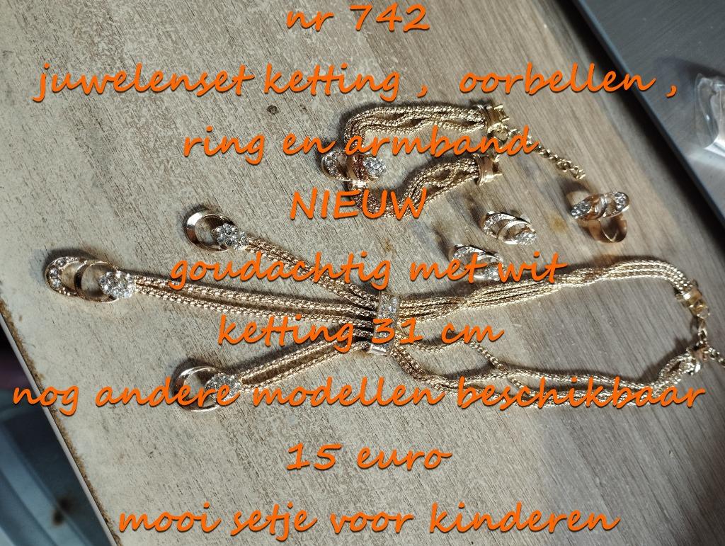 742. Juweelset : ketting , oorbellen , armband en ring , NIE, Overige materialen, Verzenden, Wit, Nieuw