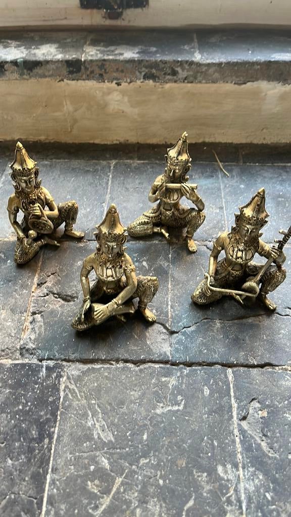 4 thaise muzikanten, Ophalen, Gebruikt