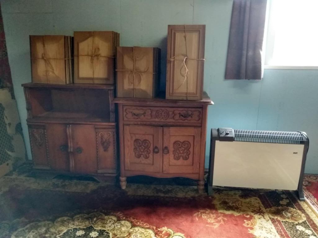 kastjes en meubelpanelen en elektrische verwarming, Ophalen