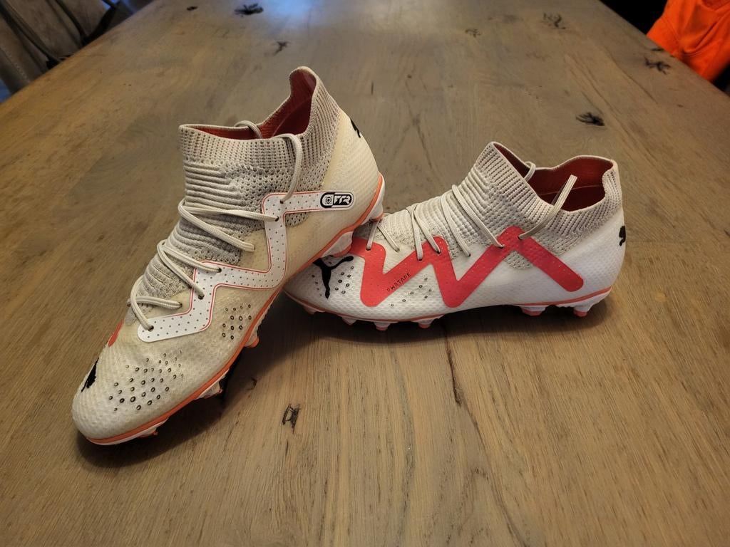 Chaussures de football Puma, Sports & Fitness, Enlèvement ou Envoi