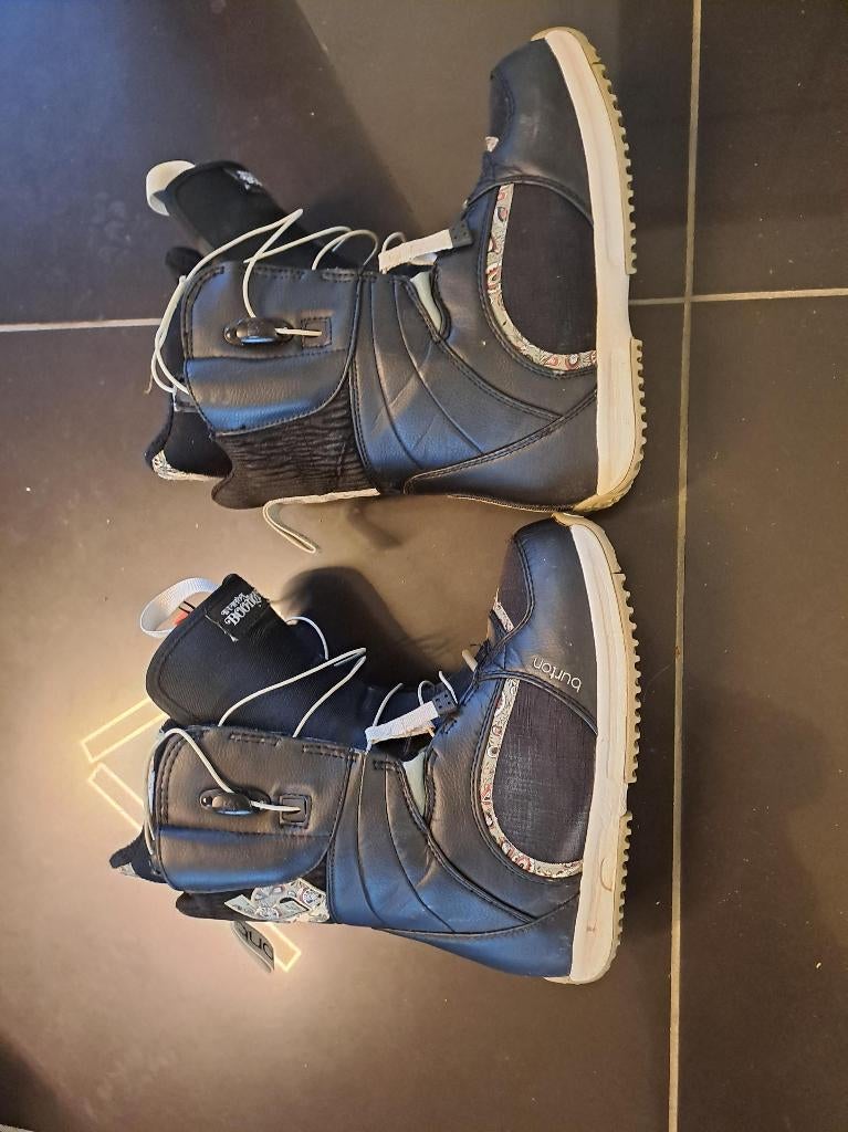 Bottes de snowboard Burton taille 37, Enlèvement, Comme neuf, Chaussures
