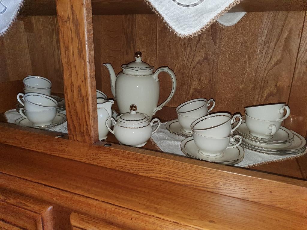 VINTAGE KOFFIESERVIES, Enlèvement