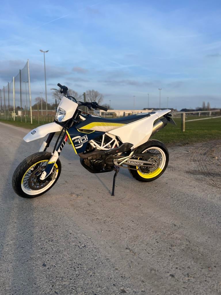 Husqvarna 701 supermoto, Motoren, Motorrijbewijs A, Particulier, Sportuitlaat, 1 cilinder