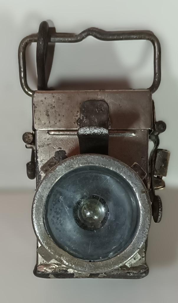 ancienne lampe (de poche) avec batterie liquide, Antiquités & Art, Enlèvement ou Envoi