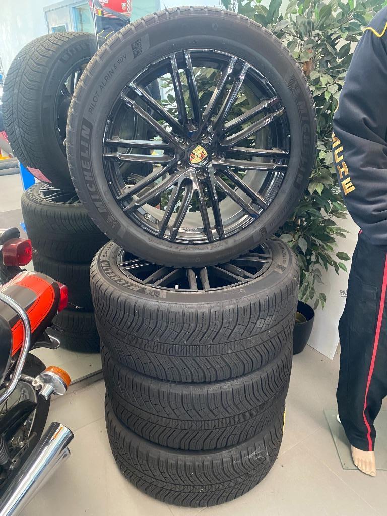 Originele Porsche Macan Turbo 20 inch alu velgen, Ophalen, Velg(en), Winterbanden, Terreinwagen