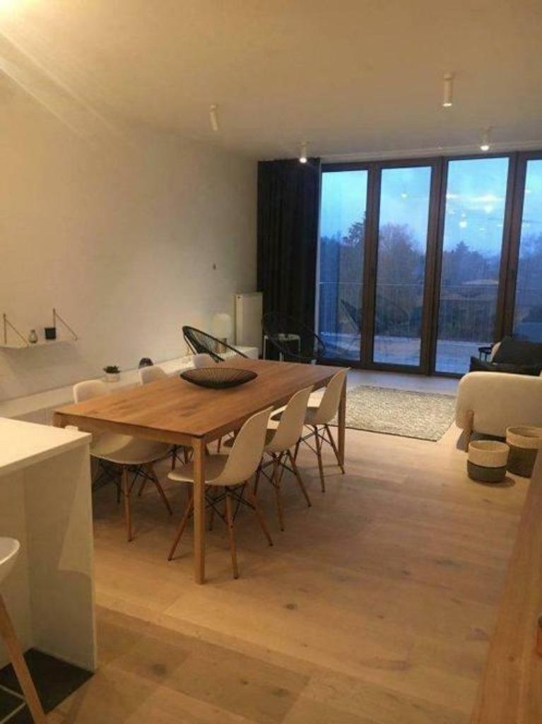 Schilderen en behangen. 14 jaar ervaring., Diensten en Vakmensen, Schilders en Behangers, Garantie, Behangen