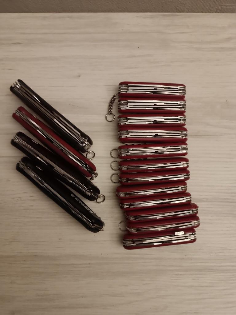 Lot Wenger zakmessen, Enlèvement, Comme neuf