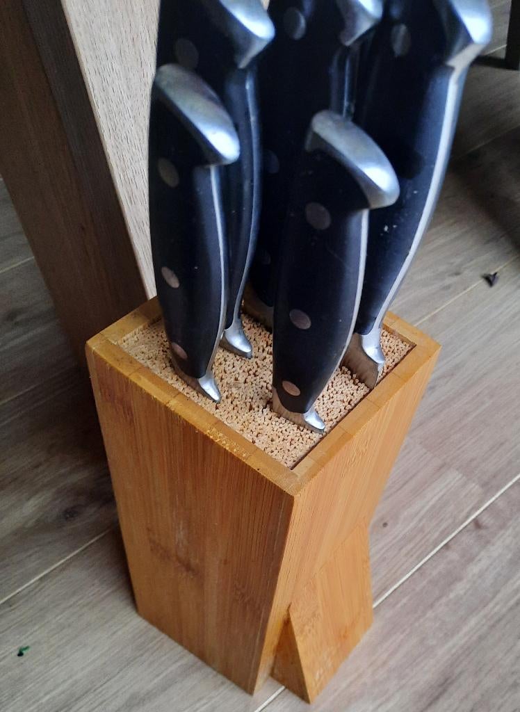 Piet Huysentruyt messenset in houten blok (6-delig), Maison & Meubles, Enlèvement, Comme neuf