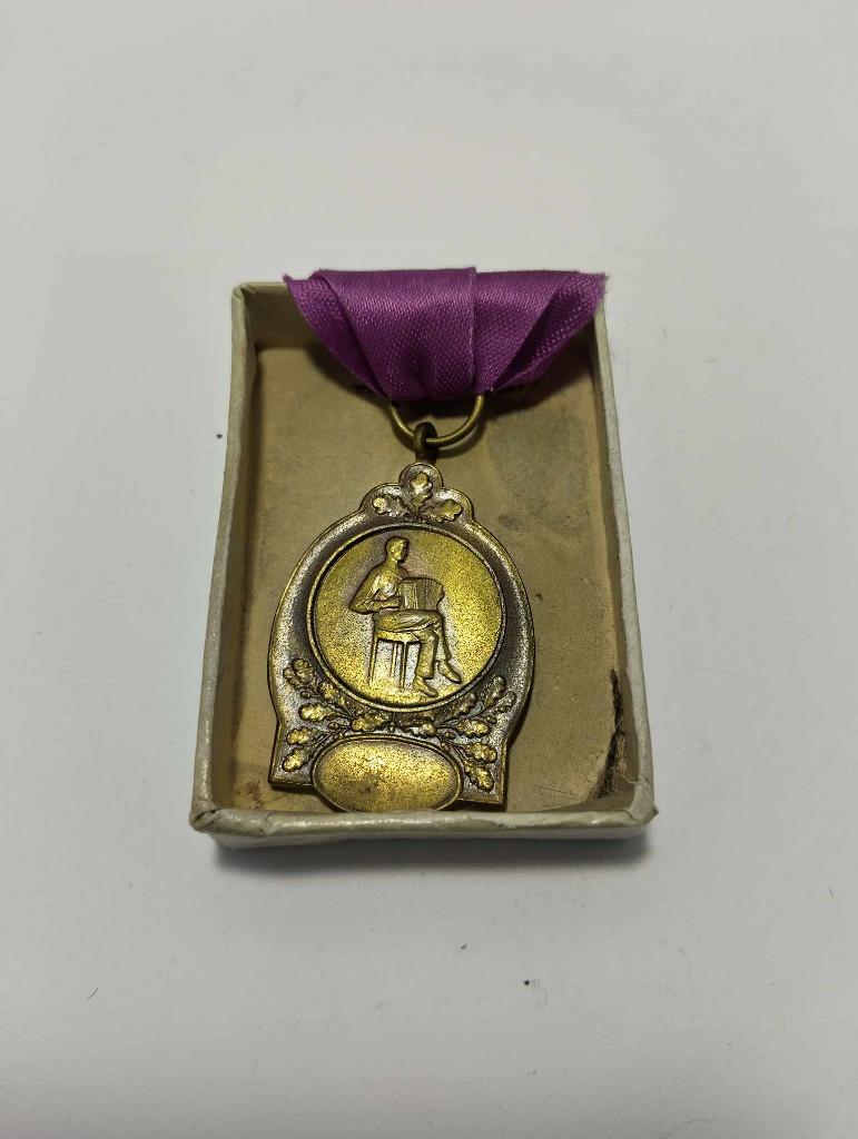 Médaille grand prix d'honneur Auvelais (accordéon) 1967, Enlèvement