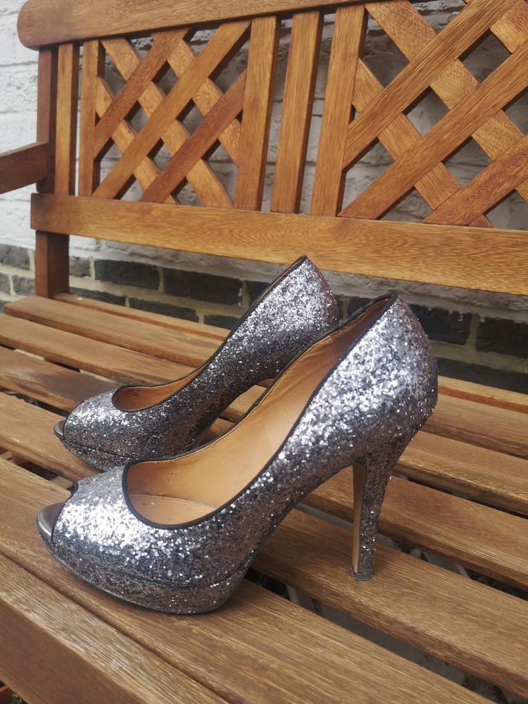 Chaussures à talon haut, argent, taille 40, en bon état, Vêtements | Femmes, Enlèvement, Porté