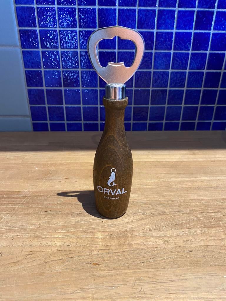 Décapsuleur Orval en bois, Collections