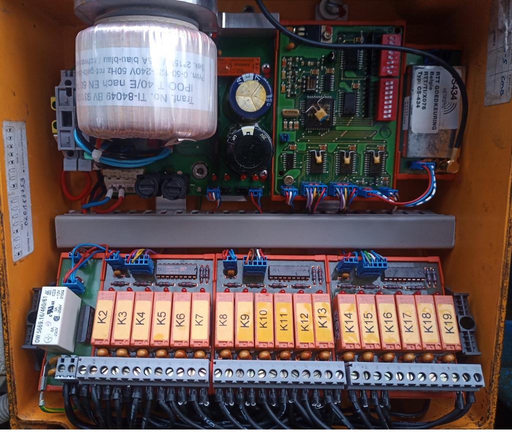 Grue télécommandée à récepteur Hetronic Movilift, Enlèvement, Utilisé, Récepteur