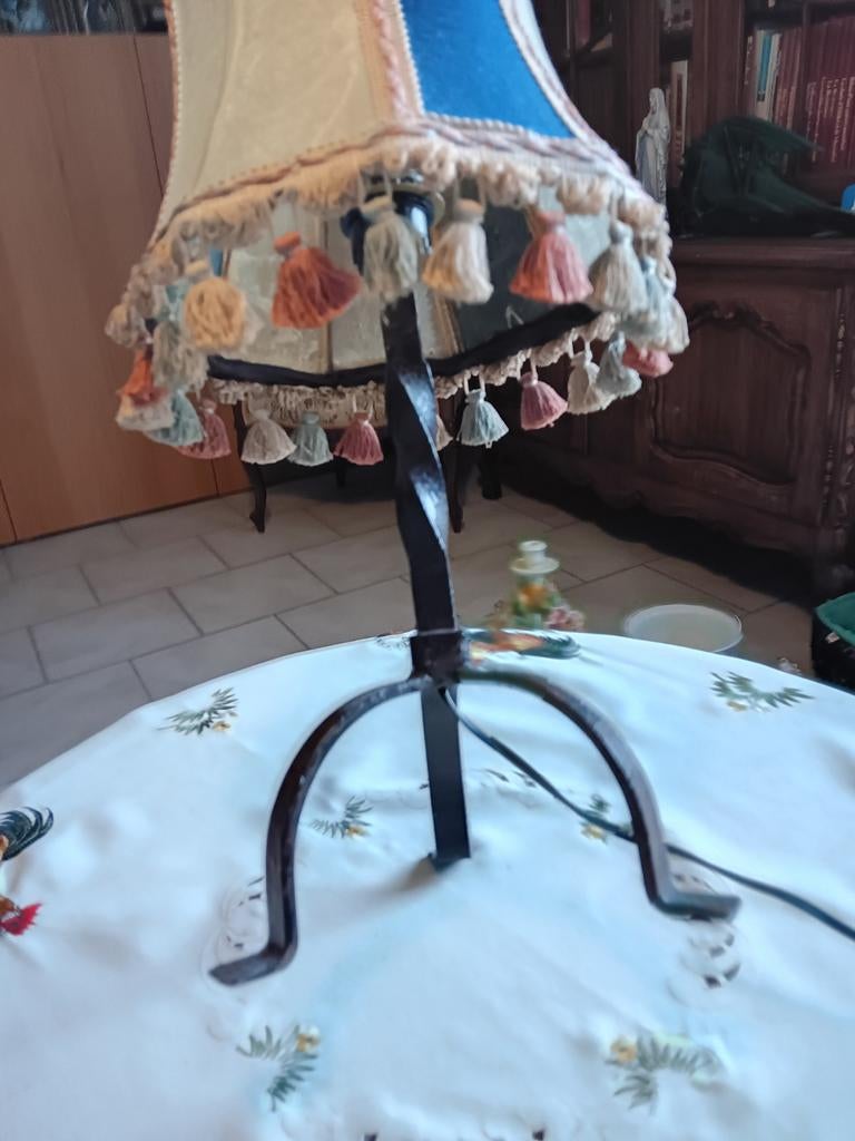 Lampe de chevet, pied forgé, Antiquités & Art, Enlèvement
