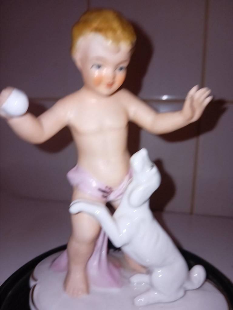 statue en porcelaine enfant et chien, Antiquités & Art, Enlèvement ou Envoi