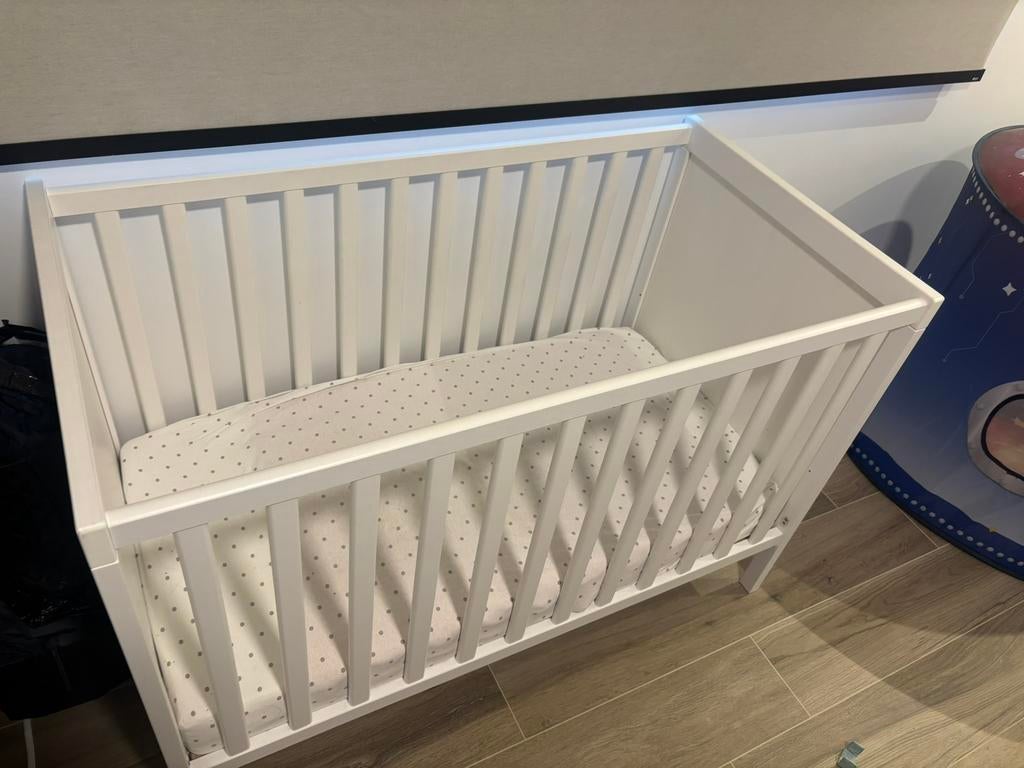 Baby bed and matress - IKEA, Ophalen, Gebruikt, Ledikant