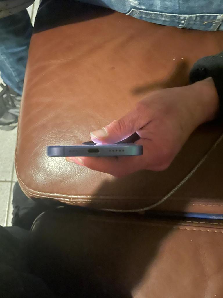 Iphone 16, Télécoms, Téléphonie mobile | Apple iPhone, Avec simlock (verrouillage SIM), 128 GB, IPhone 16, Enlèvement