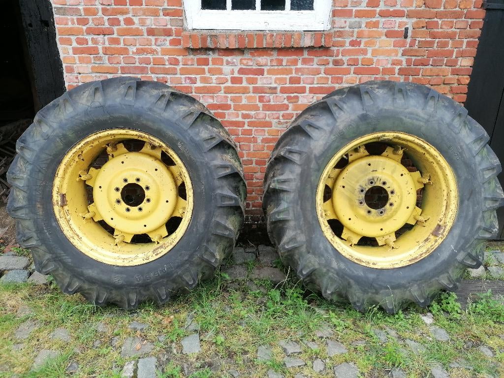 16.9r30 met John Deere velg, Zakelijke goederen, Ophalen