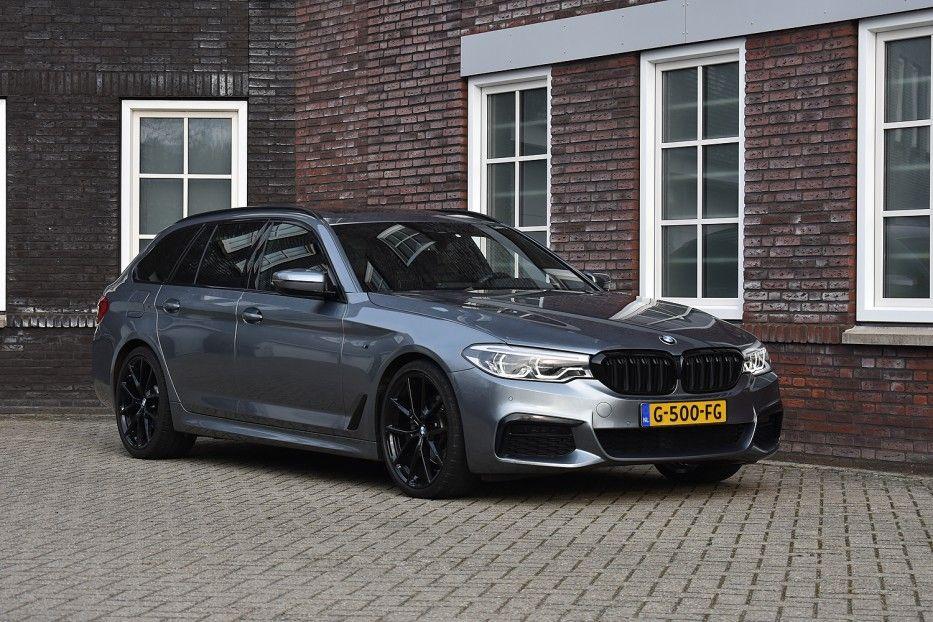 BMW 520 Touring High M Sport /Panodak / tm 2027 service incl, Auto's, BMW, Automaat, 140 g/km, Parkeersensor, Bedrijf