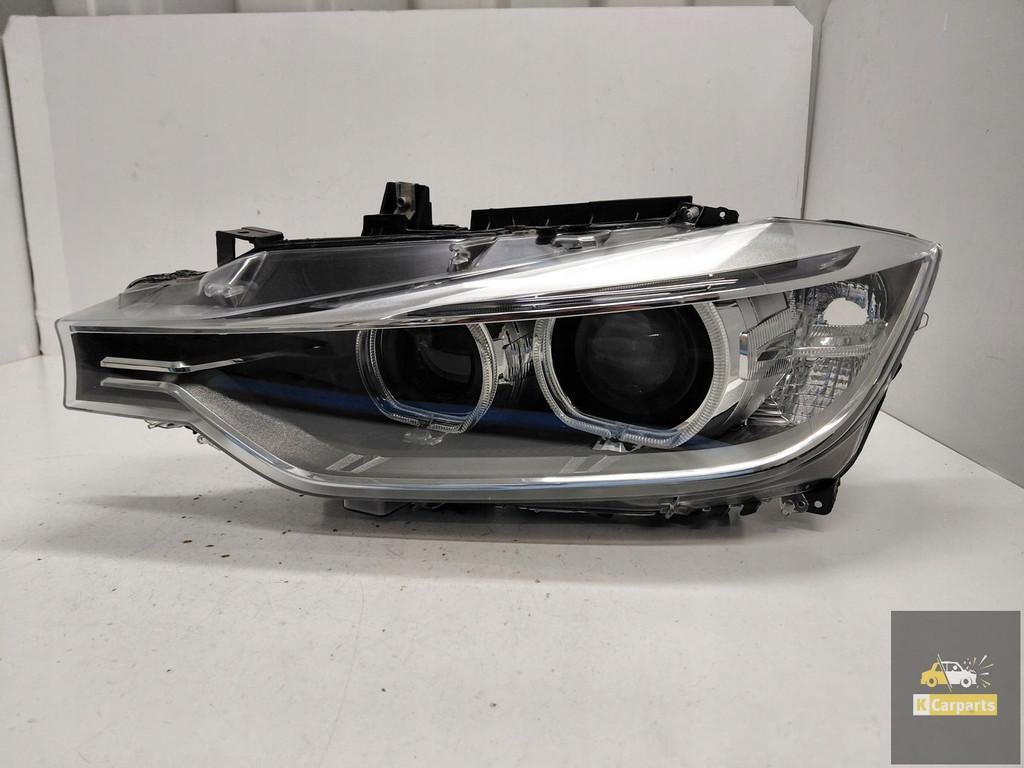 7259525, Phare gauche non rotatif au x non pour BMW F30, Autos : Pièces & Accessoires, Petuelring 130
80788  Munich, DE, Info@bmw.de