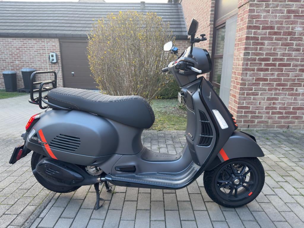 Vespa GTS 300 HPE Supersport ABS-ASR, Motoren, 300 cc, Motorrijbewijs A, Particulier, 12 t/m 35 kW