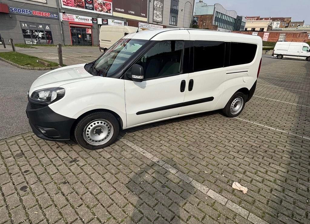 Fiat Doblo 1.6 Multijet Lounge, Auto's, Fiat, Particulier, Doblo, Benzine, Euro 6, Overige carrosserie, Handgeschakeld, Wit, Ophalen