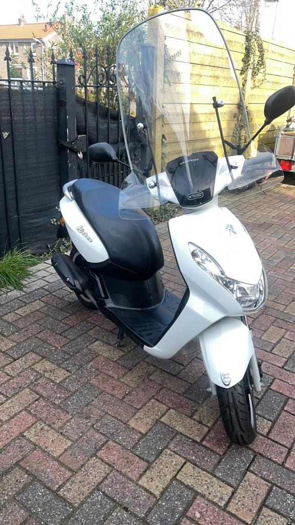 Peugeot kisbee A klasse met nederlands kenteken, Vélos & Vélomoteurs, Scooters | Peugeot, Enlèvement, Comme neuf