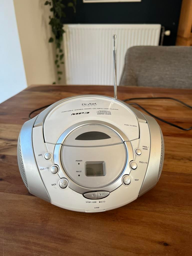 Draagbare cd speler radio/cd/mp3/usb, Audio, Tv en Foto, Cd-spelers, Ophalen, Zo goed als nieuw, Overige merken, Draagbaar