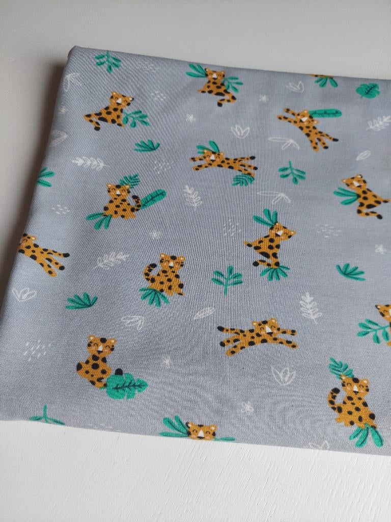Promo ! (5646) Jersey de coton léopard gris clair 1 mètre, Hobby & Loisirs créatifs, Tissus & Chiffons, Neuf, Coton, 120 cm ou plus
