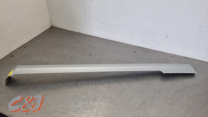 Schuifdeurrail links van een Mercedes Vito, Auto-onderdelen, Gebruikt, -, Ophalen of Verzenden, -