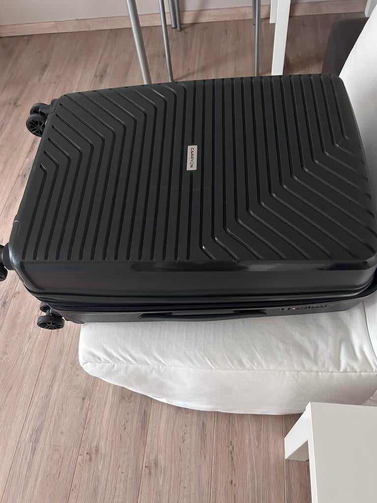 Valise, Enlèvement, Roulettes