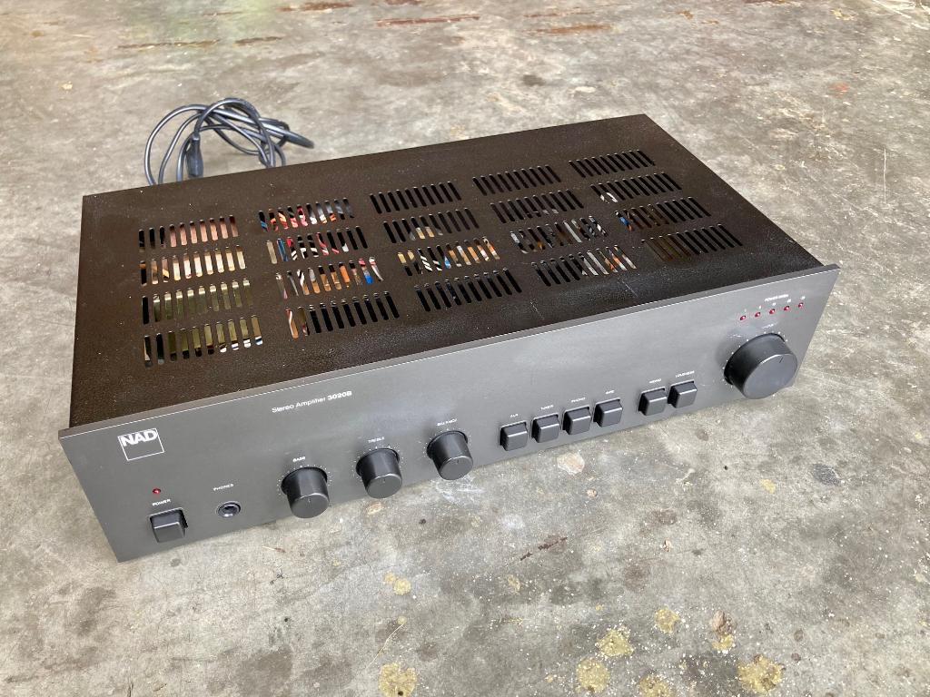 Ampli NAD 3020b, Enlèvement, Utilisé, Stéréo, Moins de 60 watts
