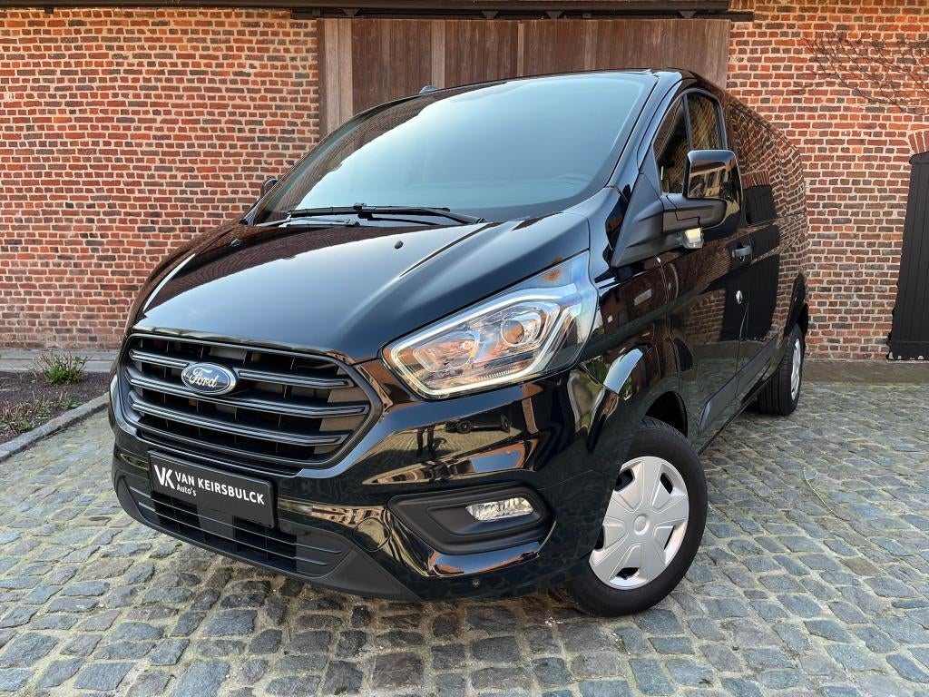 Ford Transit Custom 2.0 DubbelCabine 6-Zit Btw Aftrekbaar, Automaat, 4 cilinders, https://public.car-pass.be/vhr/b1515701-3ceb-4e8c-b837-acf67b2ffd41