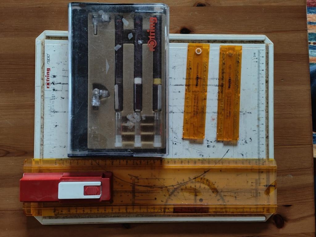 rOtring set: tekentafel, linialen, 3 Isograph tekenpennen, Verzenden, Gebruikt, Potlood of Stift