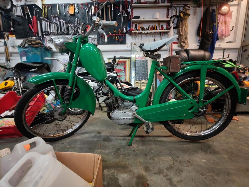 Belgische Thompson oldtimer brommer, 49 cc, Klasse B (45 km/u), 2 versnellingen, Ophalen