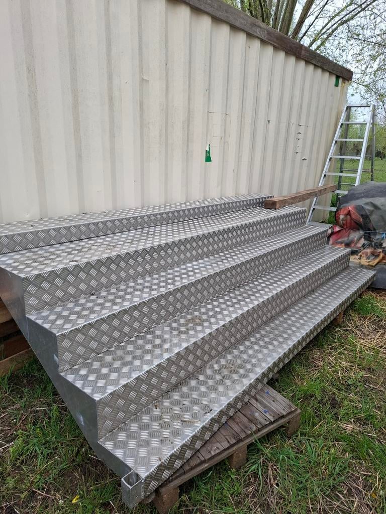 Escalier en aluminium en damier/escalier de scène, Bricolage & Construction, Enlèvement, Escalier