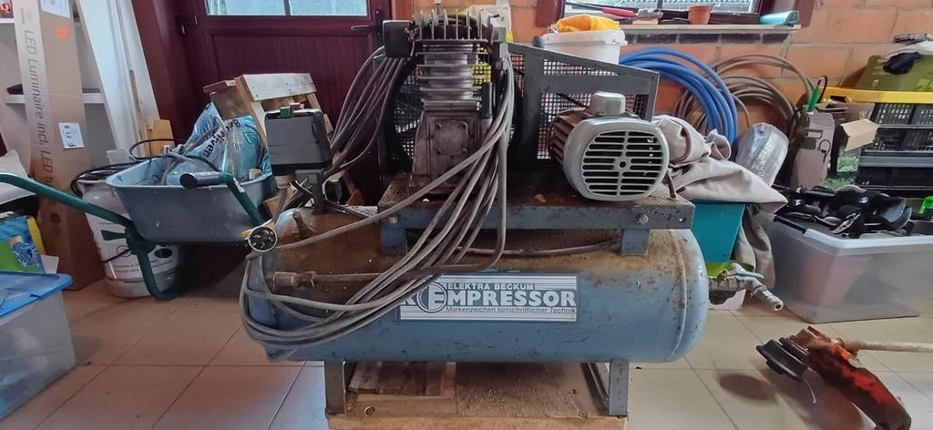 Grote Elektra beckum compressor met 90 liter vat, Doe-het-zelf en Bouw, 25 tot 100 liter, Ophalen, Gebruikt, 6 tot 10 bar