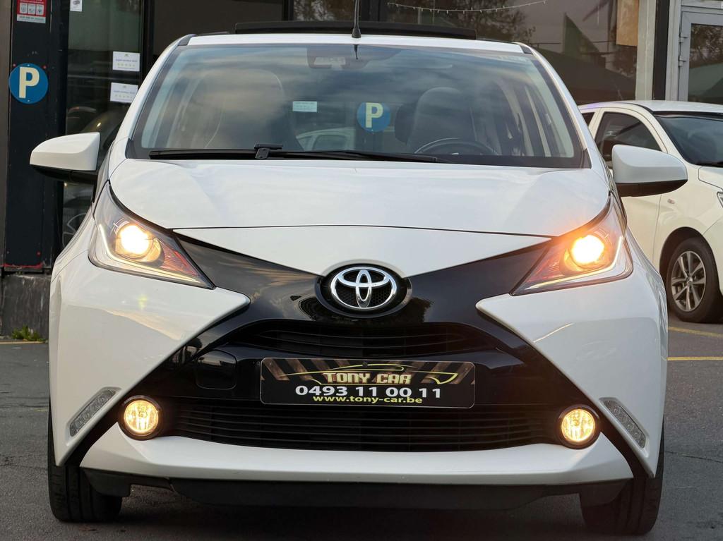Toyota Aygo Aygo1.0i VVT-i* Boîte auto*NAVI+CAMERA*CUIR*BT*, Auto's, Toyota, 4 zetels, Gebruikt, Electronic Stability Program (ESP)