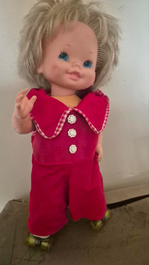 Poupée avec patins à roulettes, MATTEL 1989, Collections, Poupées, Enlèvement ou Envoi, Poupée