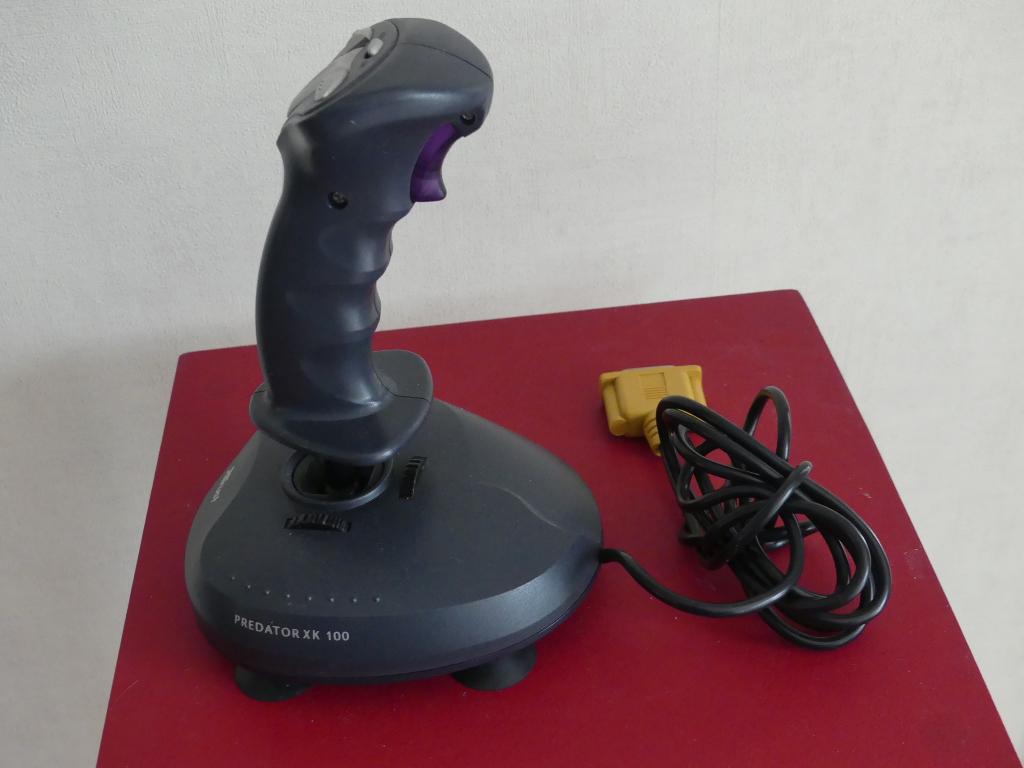 Joystick Trust XK 100, Computers en Software, Joysticks, Ophalen of Verzenden, Gebruikt