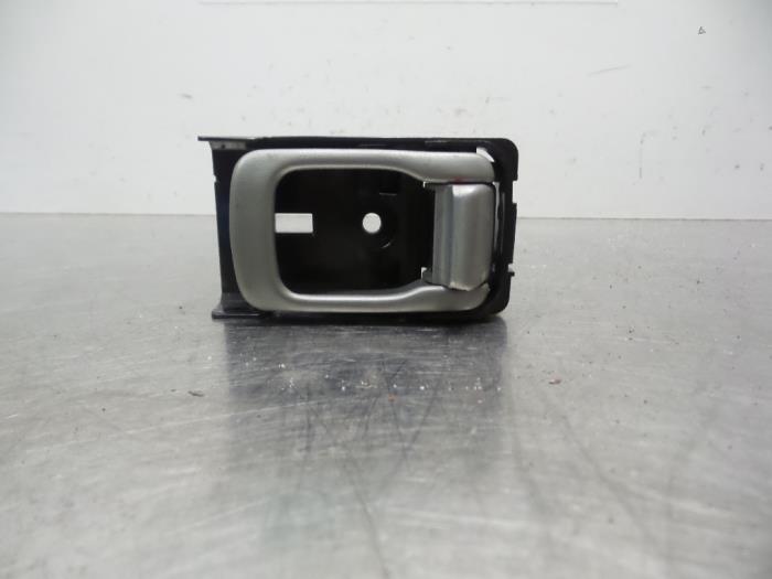 Poignée portière 2portes droite d'un Nissan Micra (Micra 1, Autos : Pièces & Accessoires, Carrosserie & Tôlerie, Nissan, Utilisé