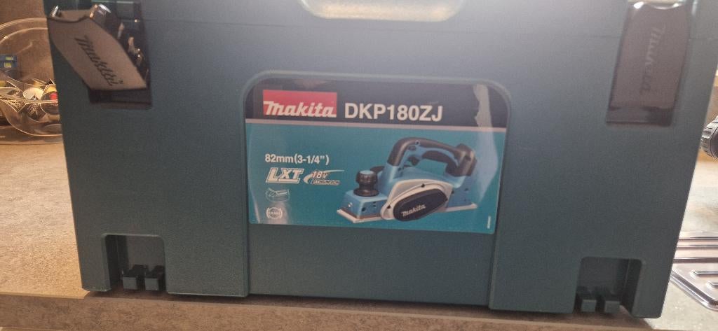 Makita schaaf DKP180ZJ  18 V, Doe-het-zelf en Bouw, Schaafmachines, Ophalen, Zo goed als nieuw, Accu