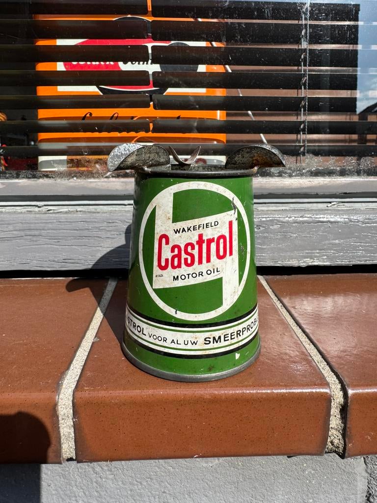 Ancien cendrier/bidon d'huile publicitaire Castrol, Collections, Enlèvement ou Envoi, Utilisé, Ustensile