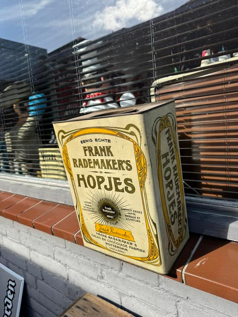 Un tas de vieilles grandes boîtes publicitaires, Collections, Enlèvement, Utilisé, Autre, Autres marques