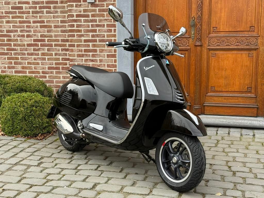 Vespa GTS 300 Super, Fietsen en Brommers, Scooters | Vespa, Zo goed als nieuw, Overige modellen, Benzine, Ophalen