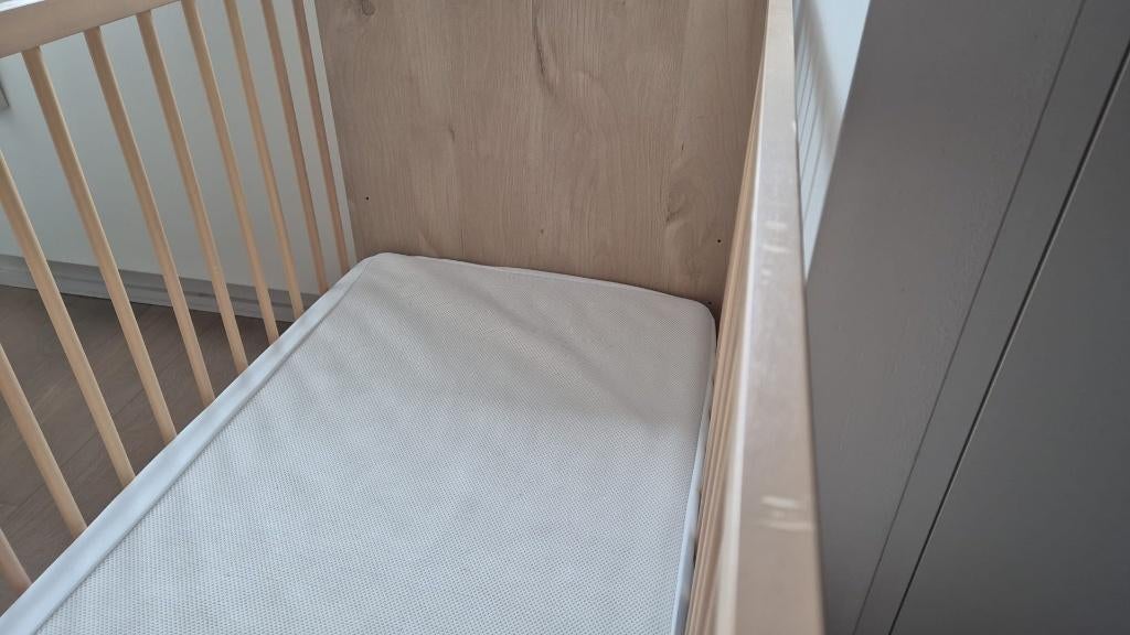 Lit bébé 60x120 cm QUAX Cocoon Natural Oak + Matelas, Enlèvement, Comme neuf, Lit