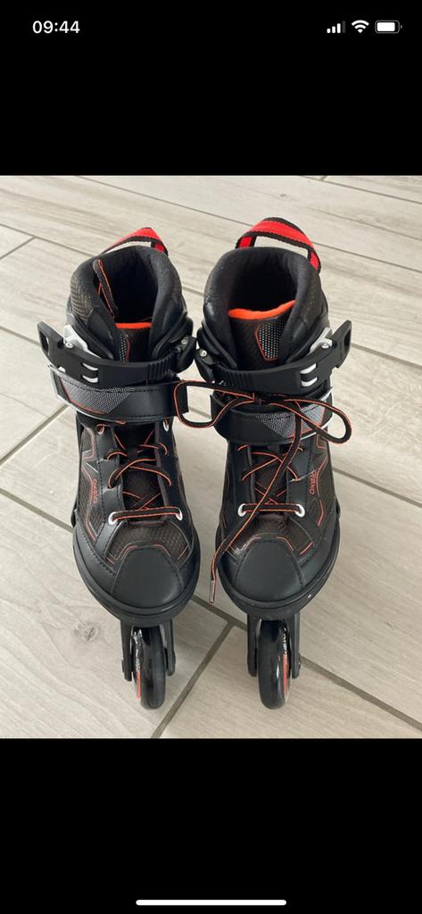 Rollers 35-38 portés 1x, Sports & Fitness, Patins à roulettes alignées, Autres marques, Rollers 4 roues en ligne, Réglable, Enlèvement