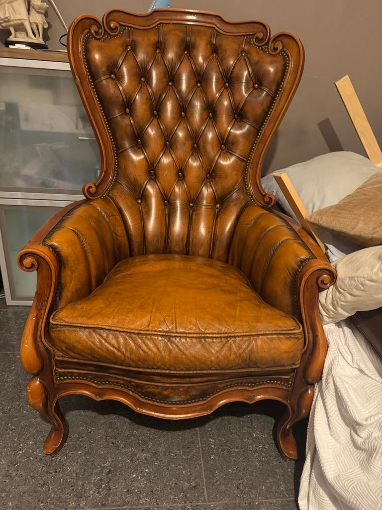 Fauteuil Queen Anne style Chesterfield, Enlèvement