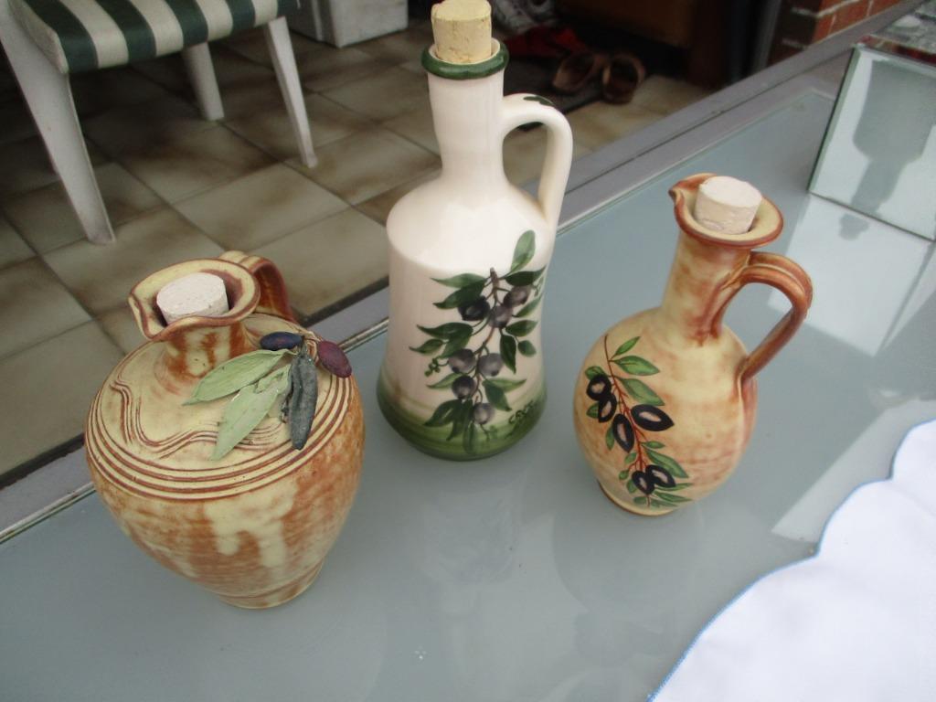 Nog 3 Griekse kannetjes voor olie en olijfolie., Ophalen of Verzenden, Nieuw, Bruin, Beker of Kan